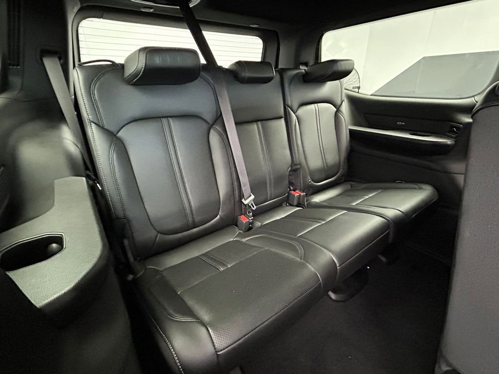 Used 2023 Jeep Wagoneer 4WD image 48