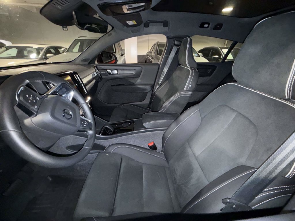 Used 2024 Volvo C40 P8 Recharge Ultimate w/ Protection Package Premier RWD image 5