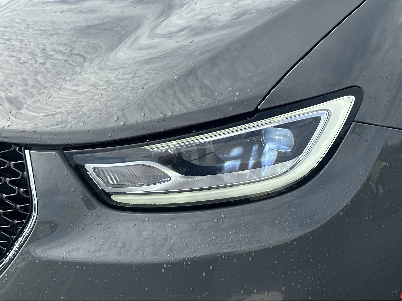 Used 2025 Chrysler Pacifica Select FWD image 11