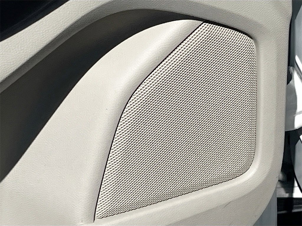 Used 2024 Ford Edge Titanium image 18