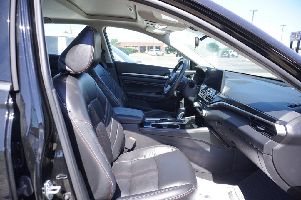 Used 2023 Nissan Altima 2.5 SR w/ SR Premium Package AWD/4WD image 9
