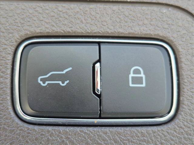 Used 2023 Lincoln Aviator 2WD w/ Premium Package image 17