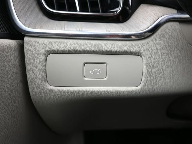 Used 2023 Volvo XC60 B5 Plus w/ Climate Package AWD/4WD image 25