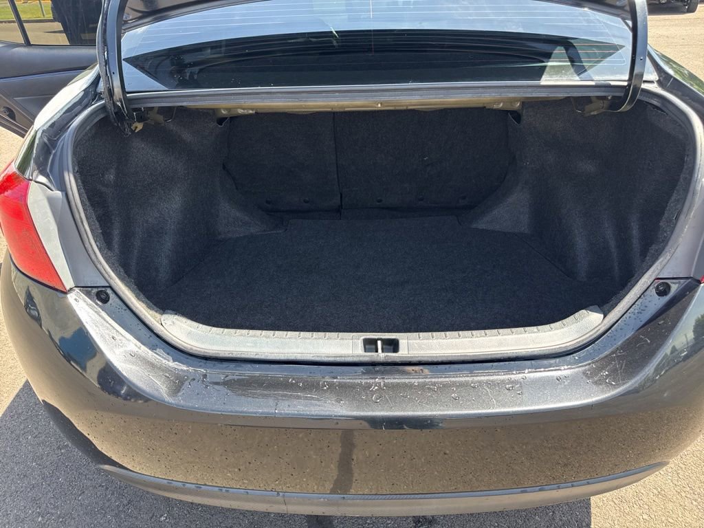 Used 2017 Toyota Corolla SE w/ Carpet Mat Package (TMS) FWD image 12