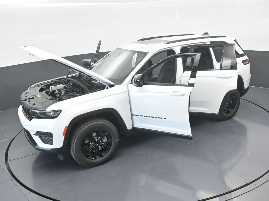New 2025 Jeep Grand Cherokee Altitude image 59