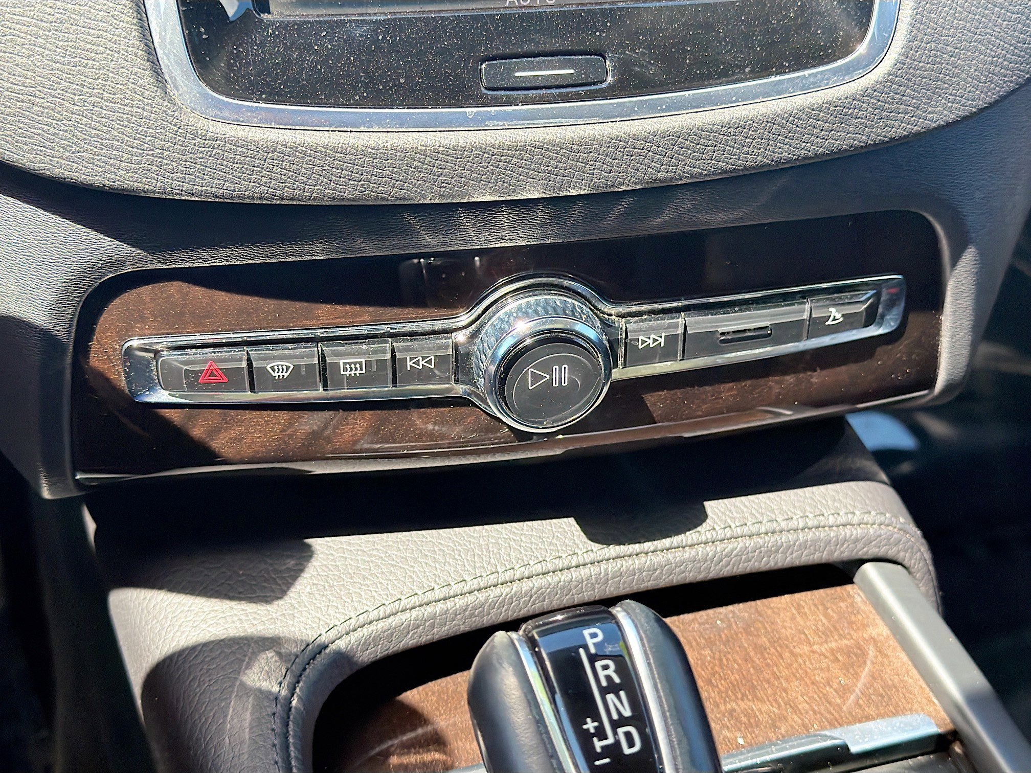 Used 2019 Volvo XC90 T6 Momentum w/ Advanced Package image 36