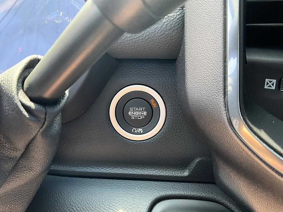 New 2026 RAM 3500 Laramie AWD/4WD image 19