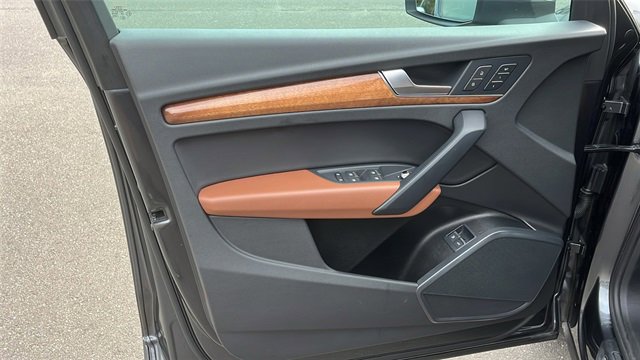 Used 2022 Audi Q5 e Premium image 9