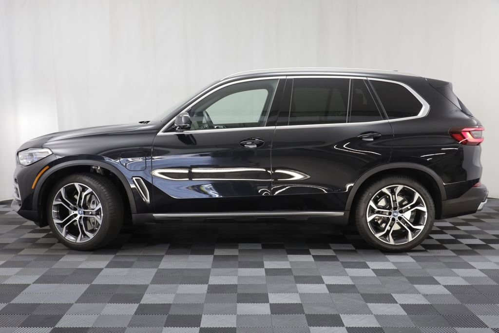Certified 2023 BMW X5 xDrive45e w/ Executive Package AWD/4WD image 4