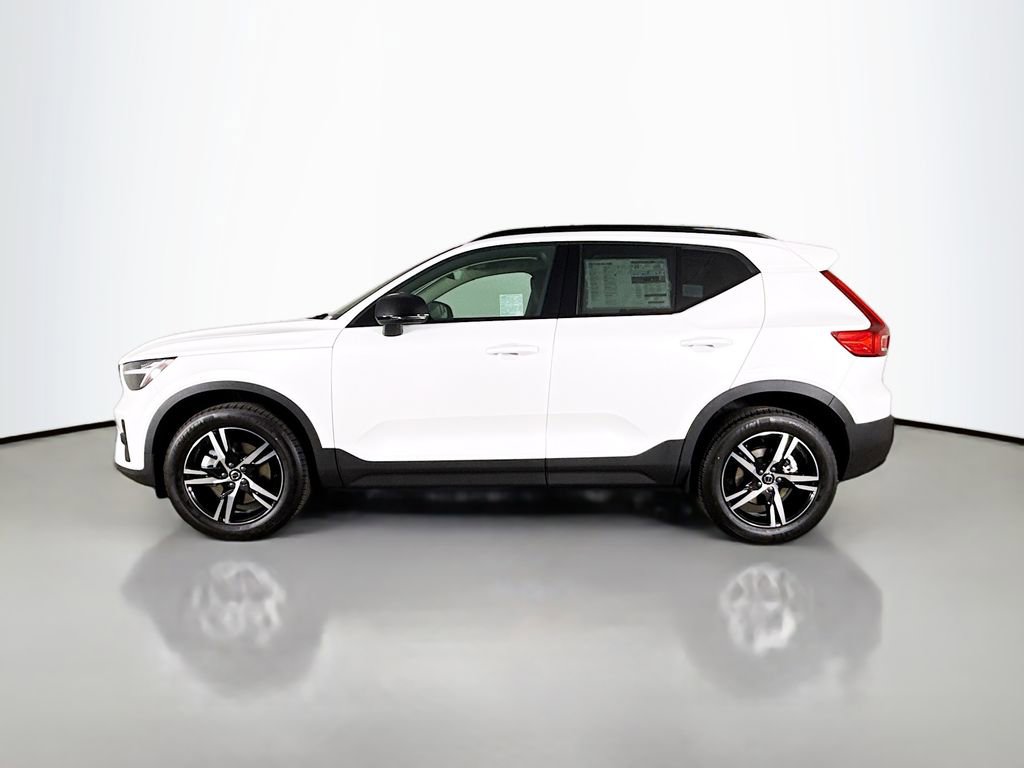New 2026 Volvo XC40 B5 Core image 4