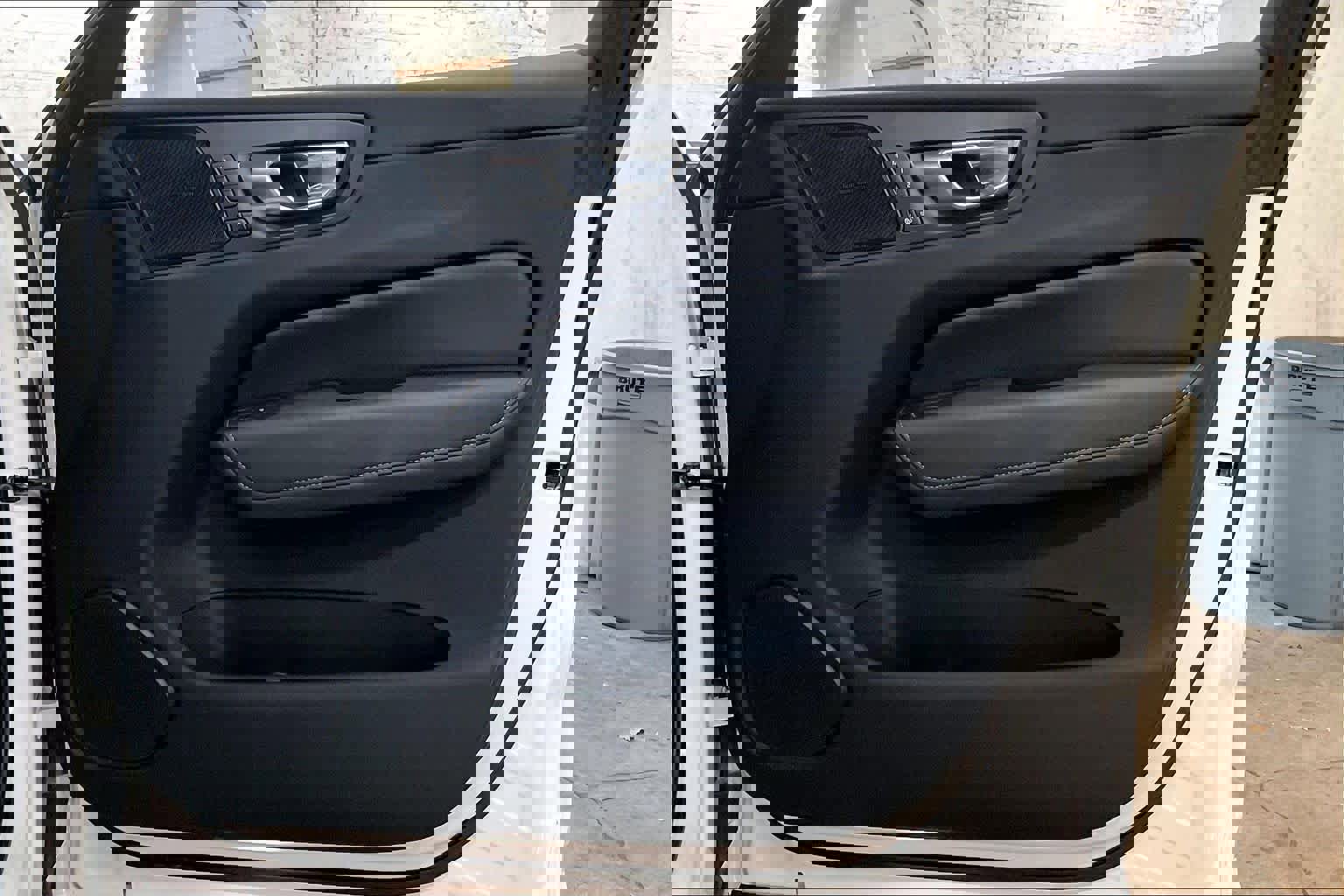 Used 2022 Volvo XC60 B5 Inscription w/ Advanced Package image 25