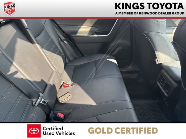Used 2022 Toyota RAV4 XLE Premium image 9