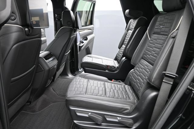 Certified 2026 Cadillac Escalade Platinum Sport w/ LPO, ONYX Package AWD/4WD image 14