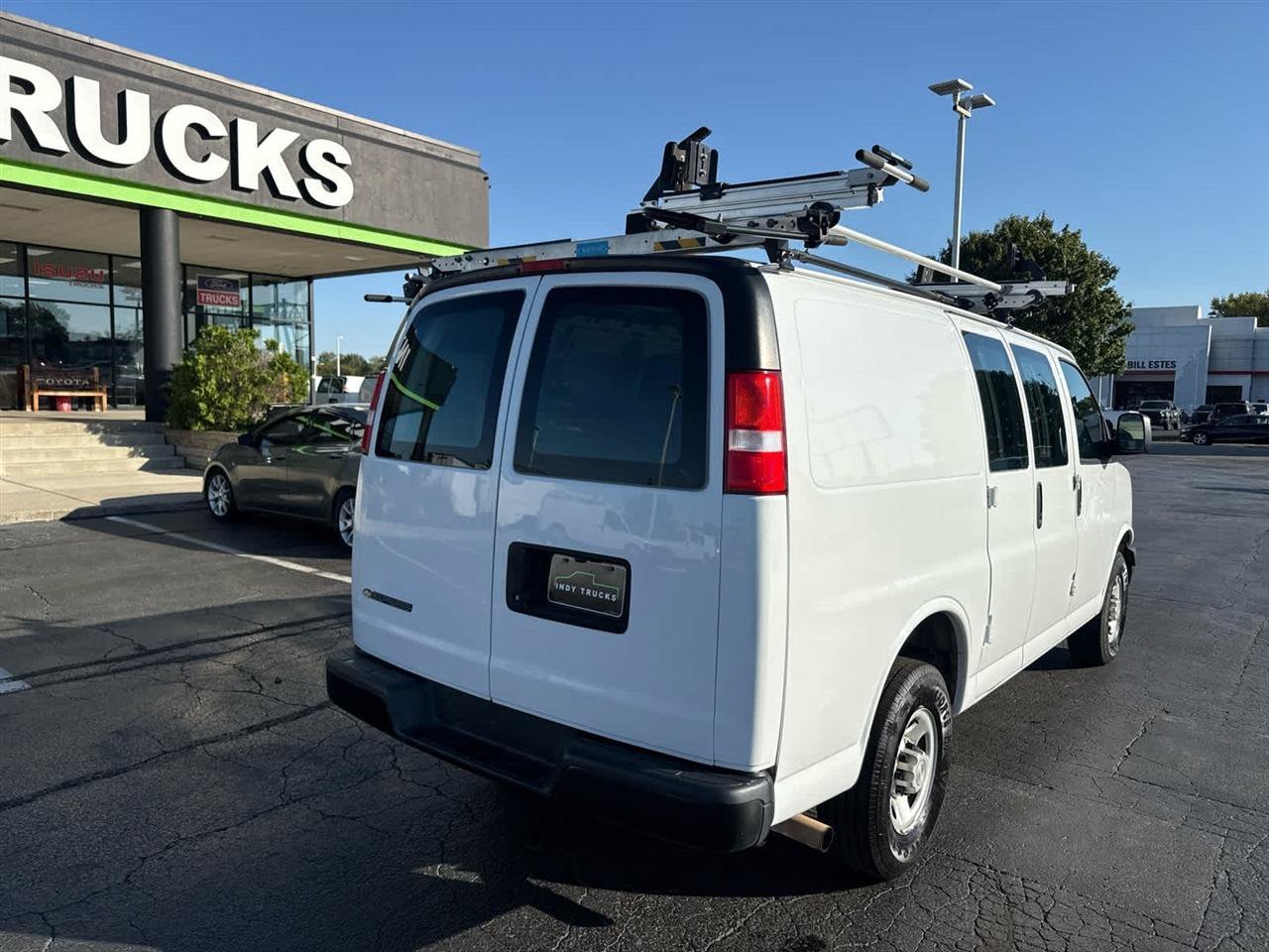 Used 2021 Chevrolet Express 2500 w/ Driver Convenience Package RWD image 8