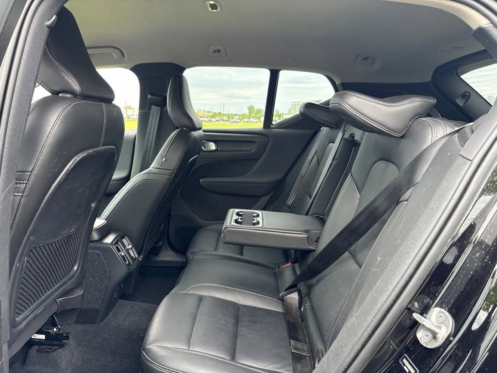 Used 2022 Volvo XC40 T5 Momentum AWD/4WD image 14