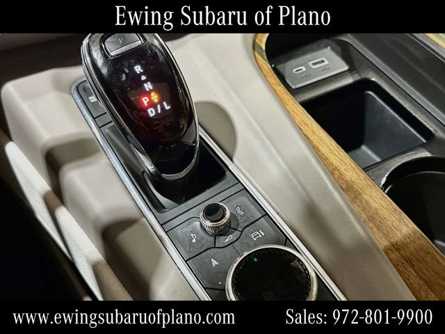 Used 2021 Cadillac Escalade Premium Luxury Platinum AWD/4WD image 17