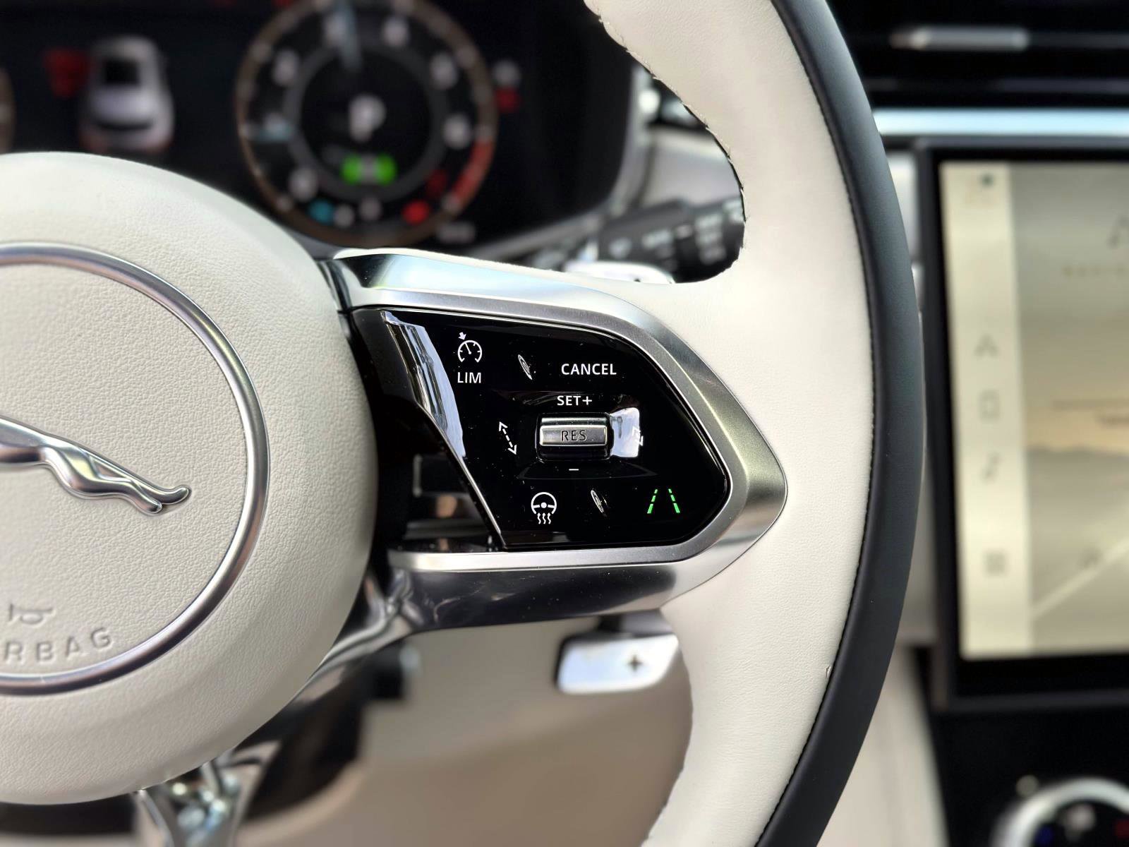 New 2026 Jaguar F-PACE R-Dynamic S image 22