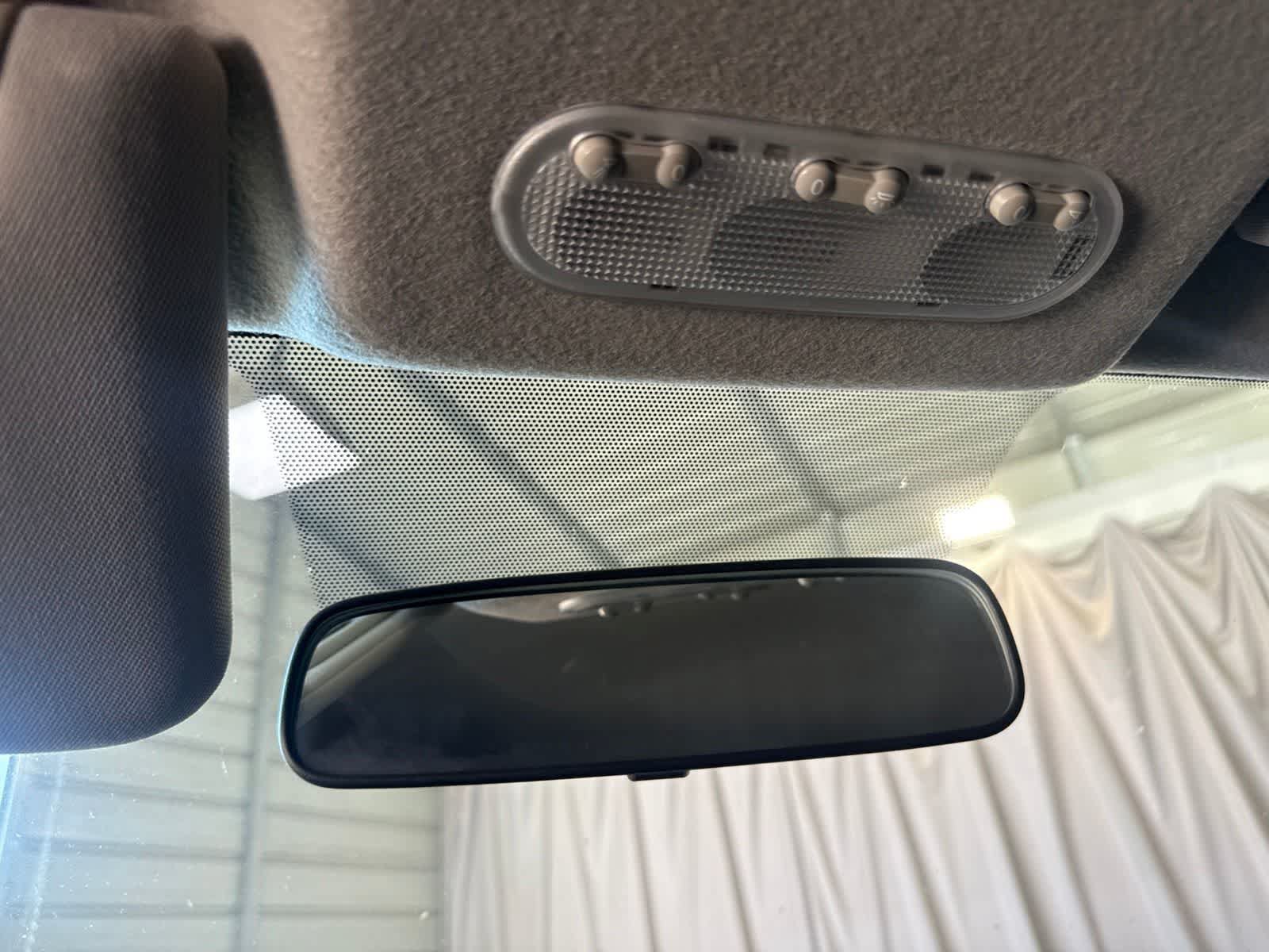 Used 2014 Nissan Juke S FWD image 25
