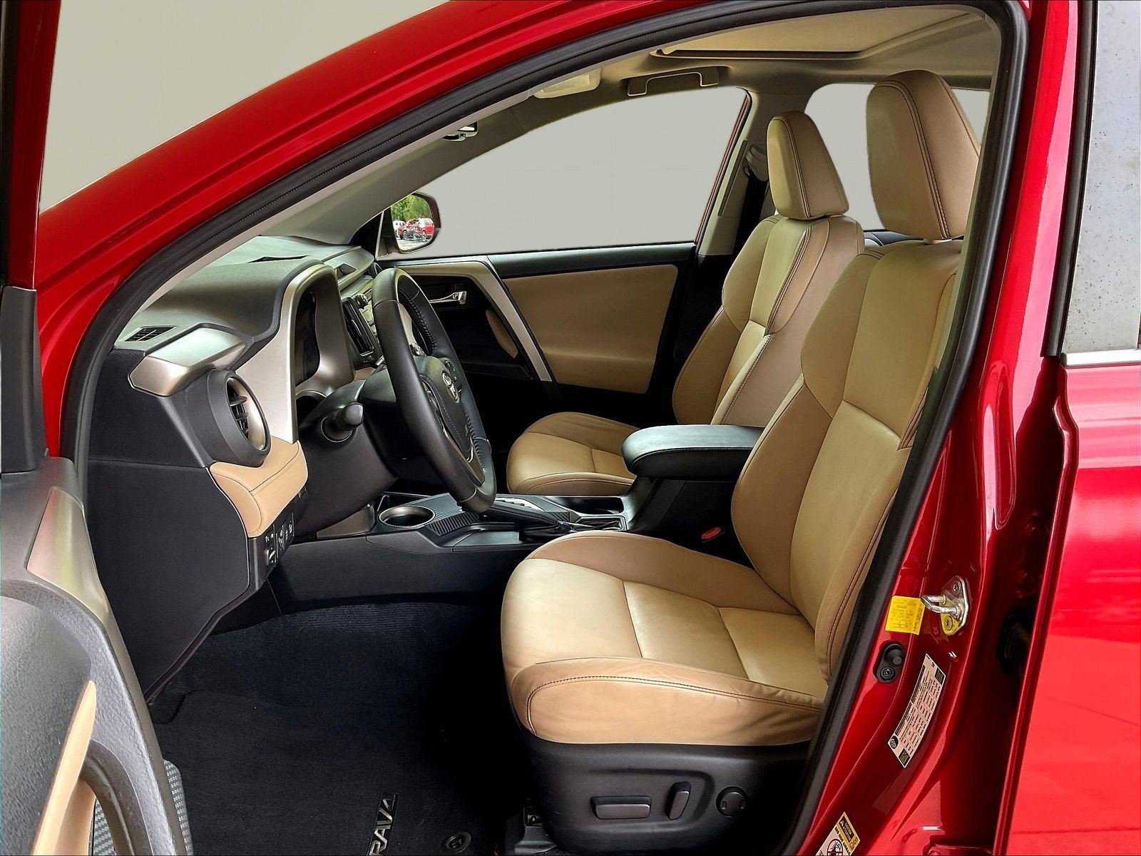 Used 2014 Toyota RAV4 Limited w/ Technology Package FWD image 19