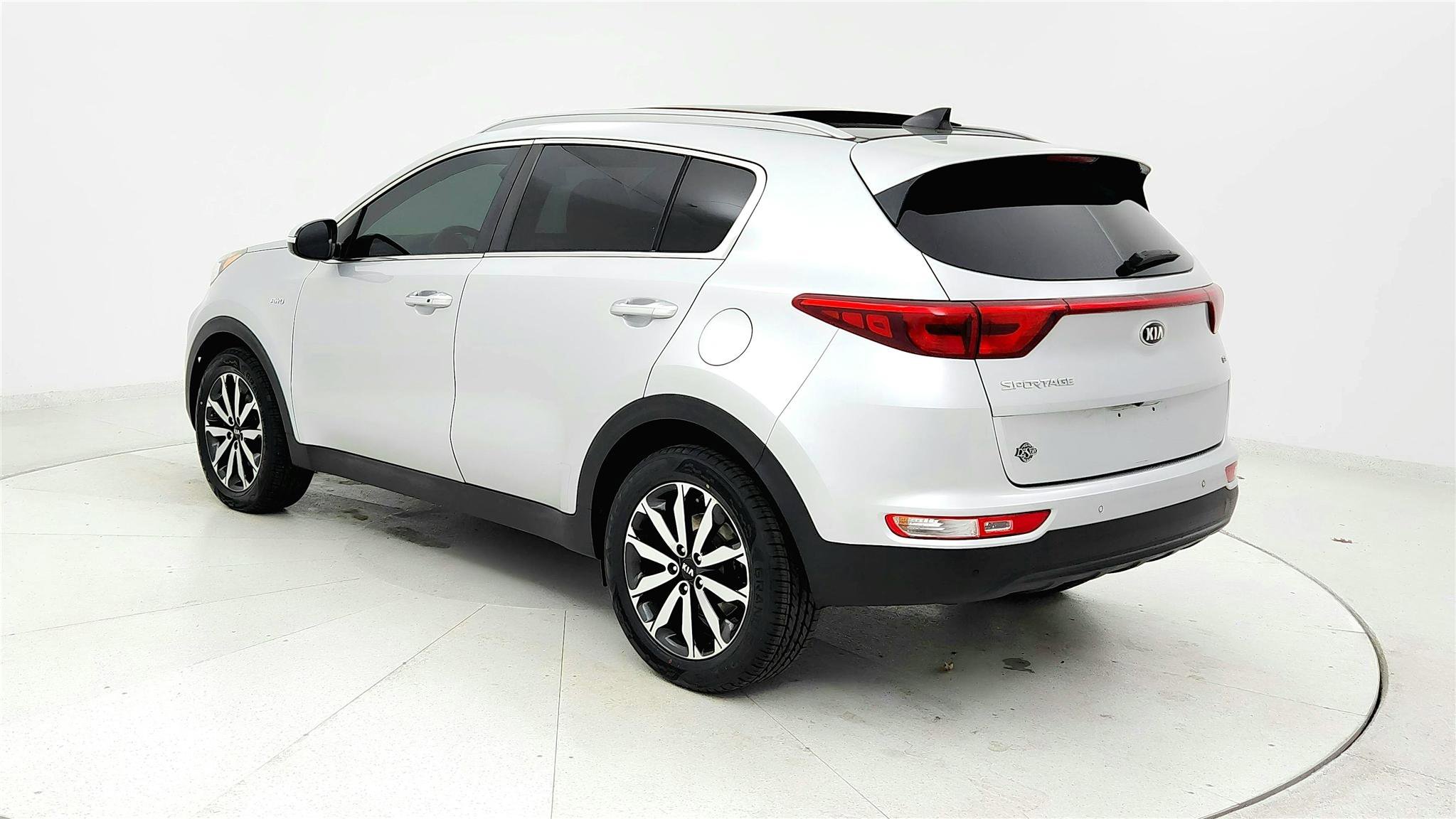 Used 2017 Kia Sportage EX w/ EX Technology Package image 3