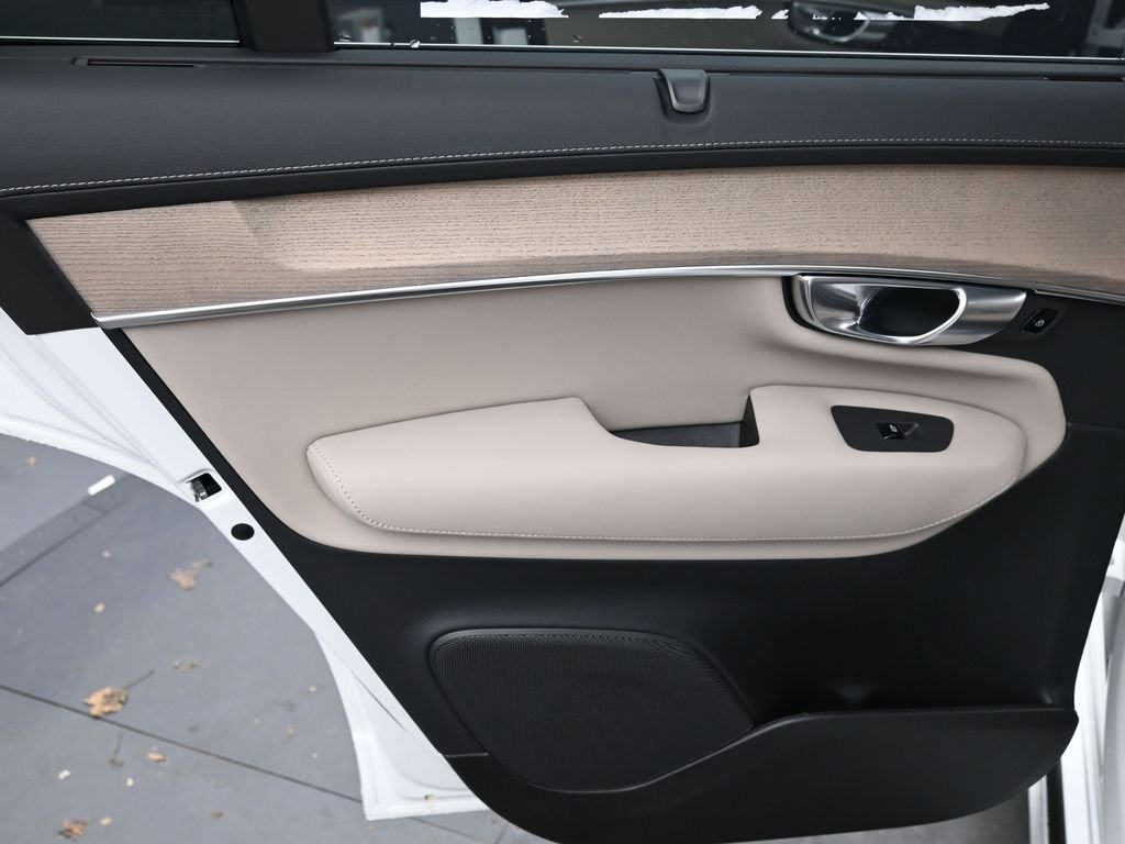 New 2026 Volvo XC90 B6 Ultra w/ Protection Package image 20