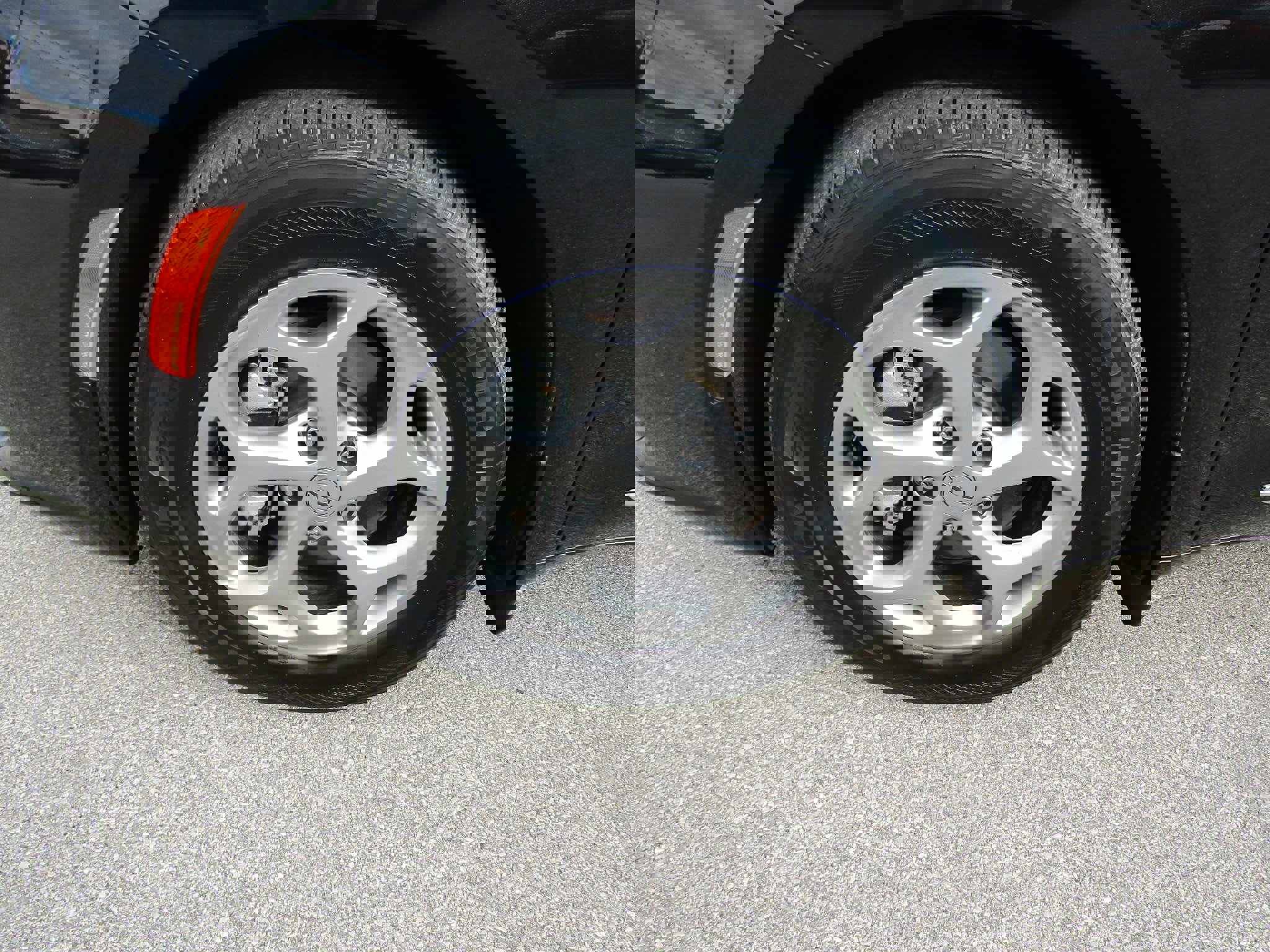 Used 2023 Chrysler Pacifica Limited image 9