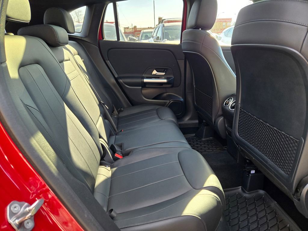 Used 2021 Mercedes-Benz GLA 250 4MATIC image 16