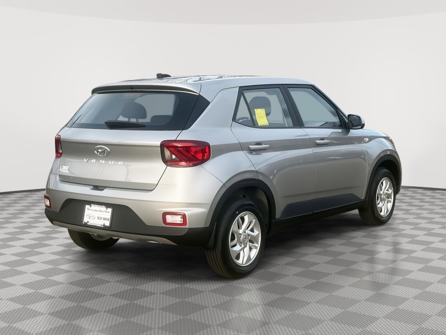 Used 2026 Hyundai Venue SE FWD image 5