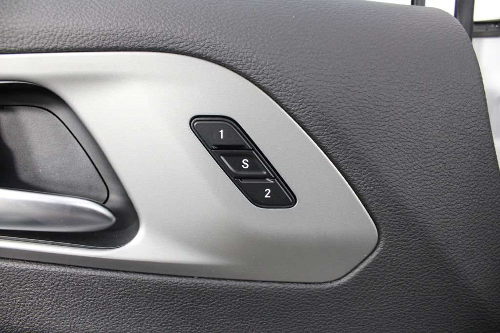 New 2027 Chrysler Pacifica Select FWD image 14