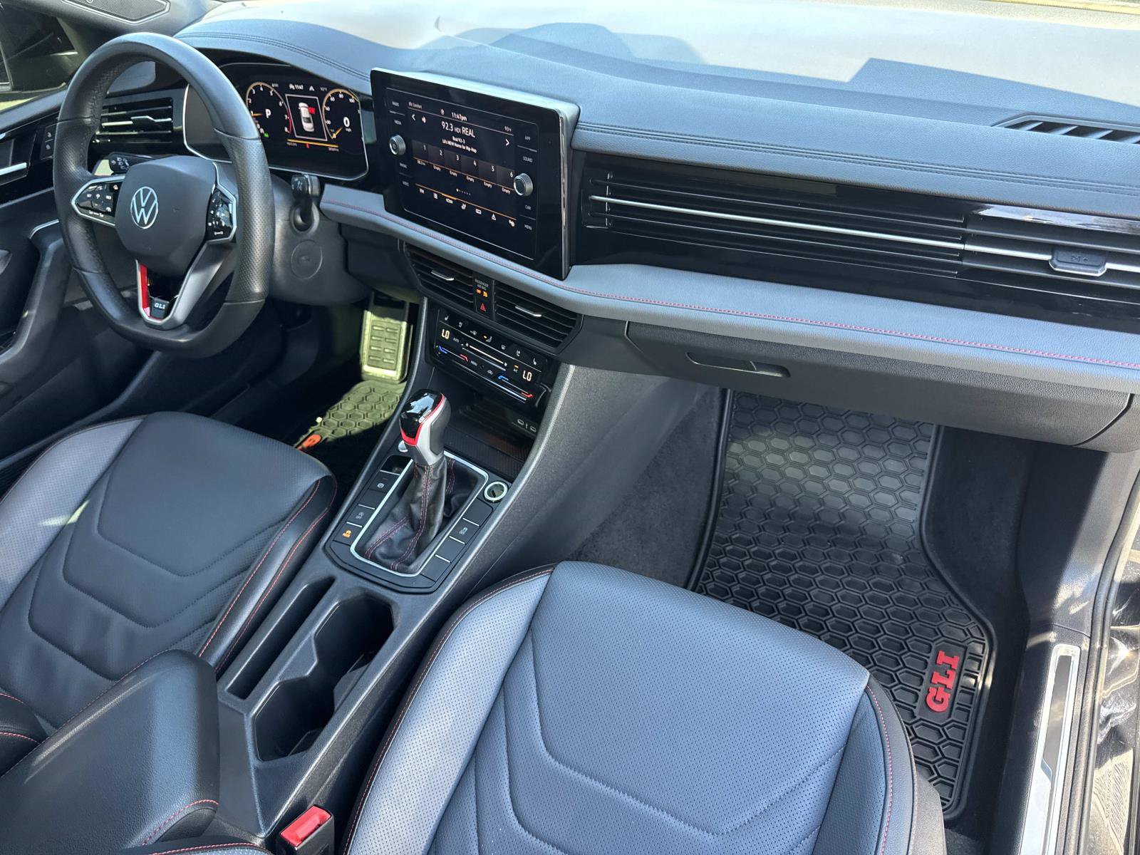 Certified 2025 Volkswagen Jetta GLI Autobahn w/ GLI Black Package FWD image 33