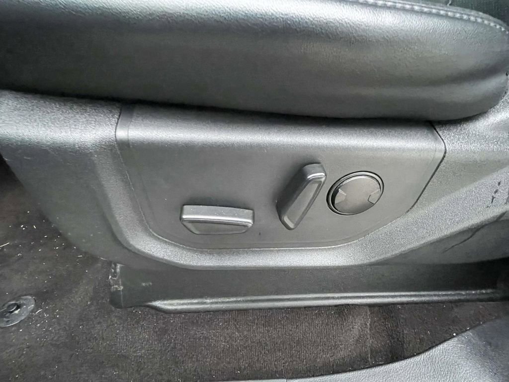 Used 2023 Ford Expedition Max XLT image 16