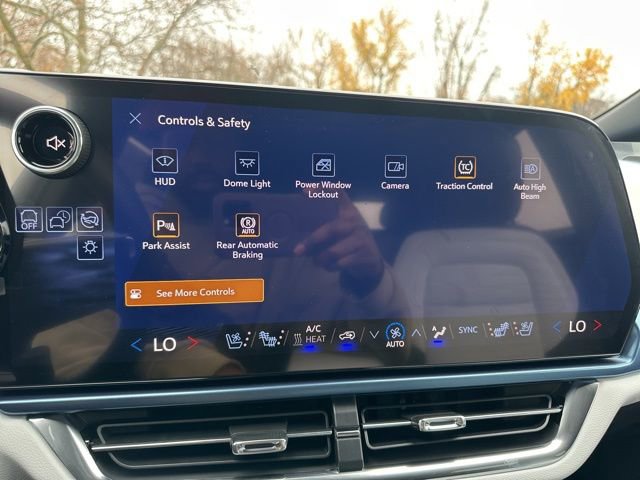 New 2026 Chevrolet Equinox EV LT image 25