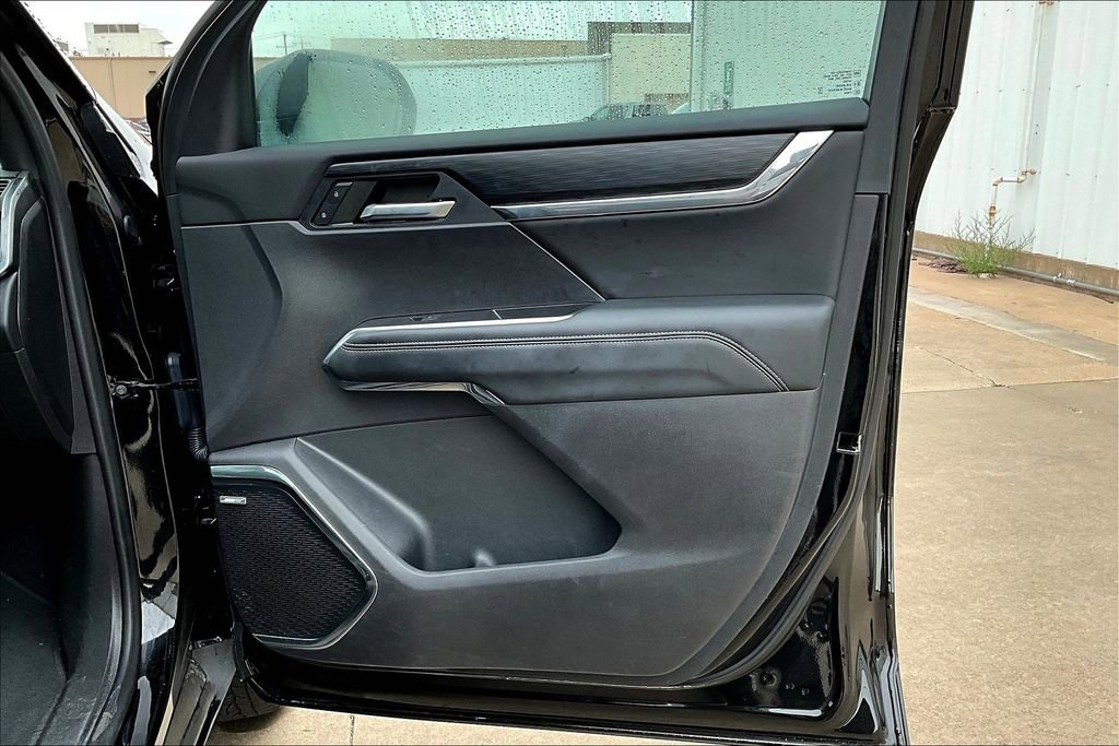 Used 2024 GMC Acadia Elevation image 22