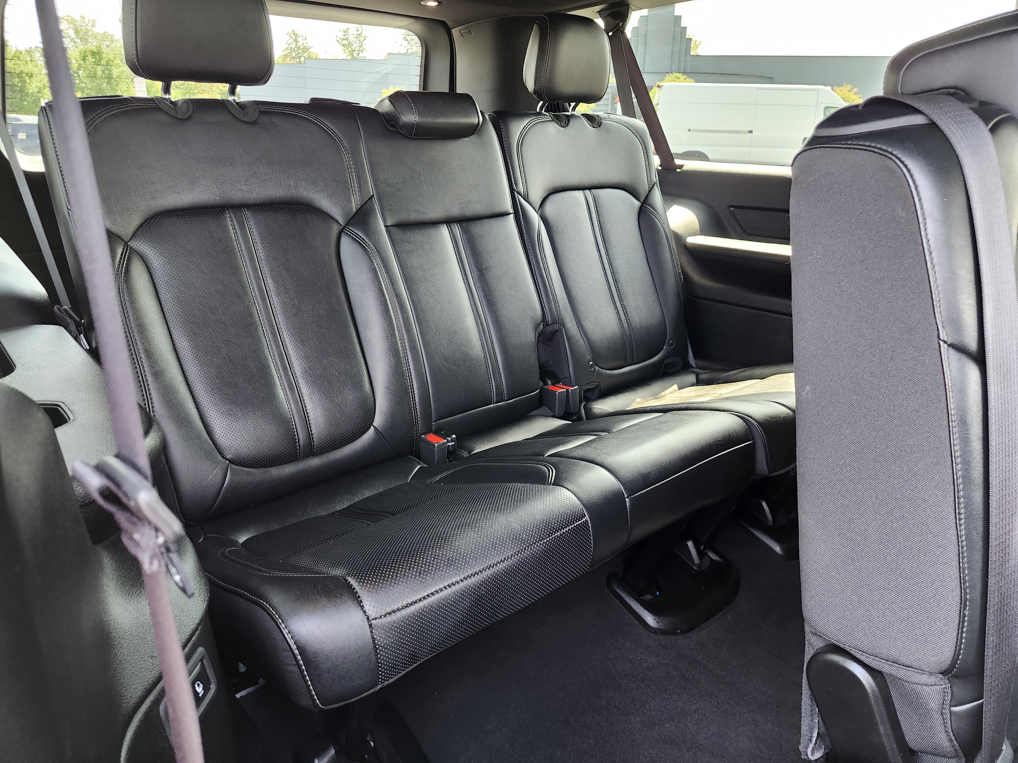 Used 2023 Jeep Wagoneer L Series II image 15