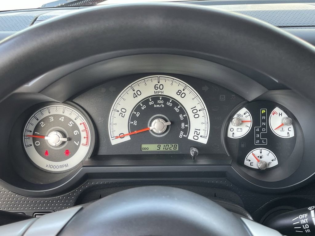 Used 2013 Toyota FJ Cruiser 4WD w/ Convenience Pkg image 30