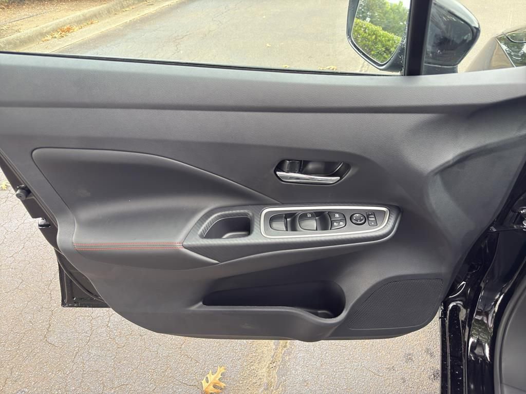 New 2025 Nissan Versa SR image 17