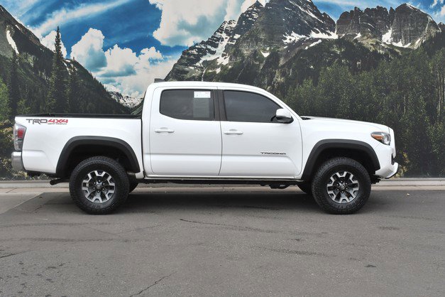Certified 2022 Toyota Tacoma TRD Off-Road image 2