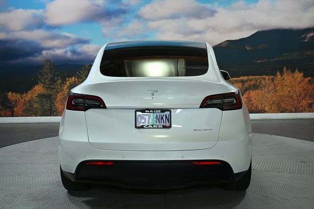 Used 2022 Tesla Model Y Long Range image 7