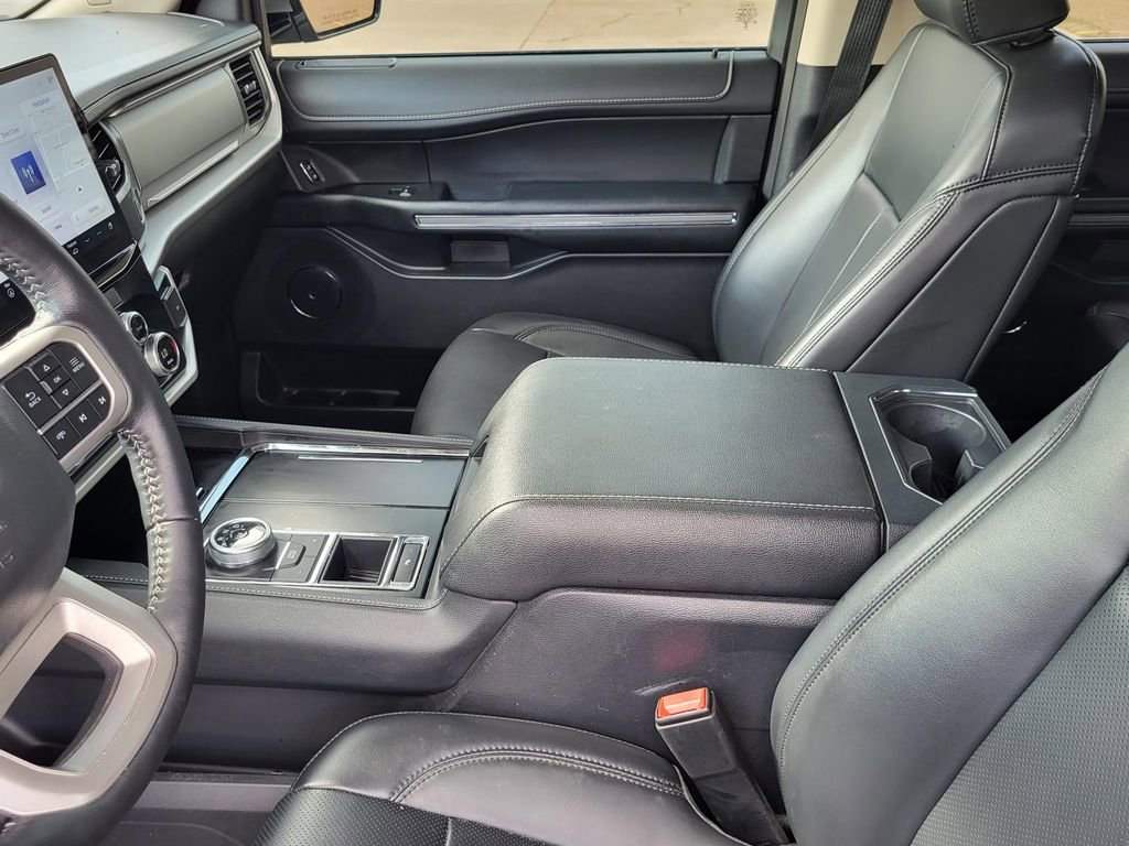 Used 2024 Ford Expedition XLT RWD image 31