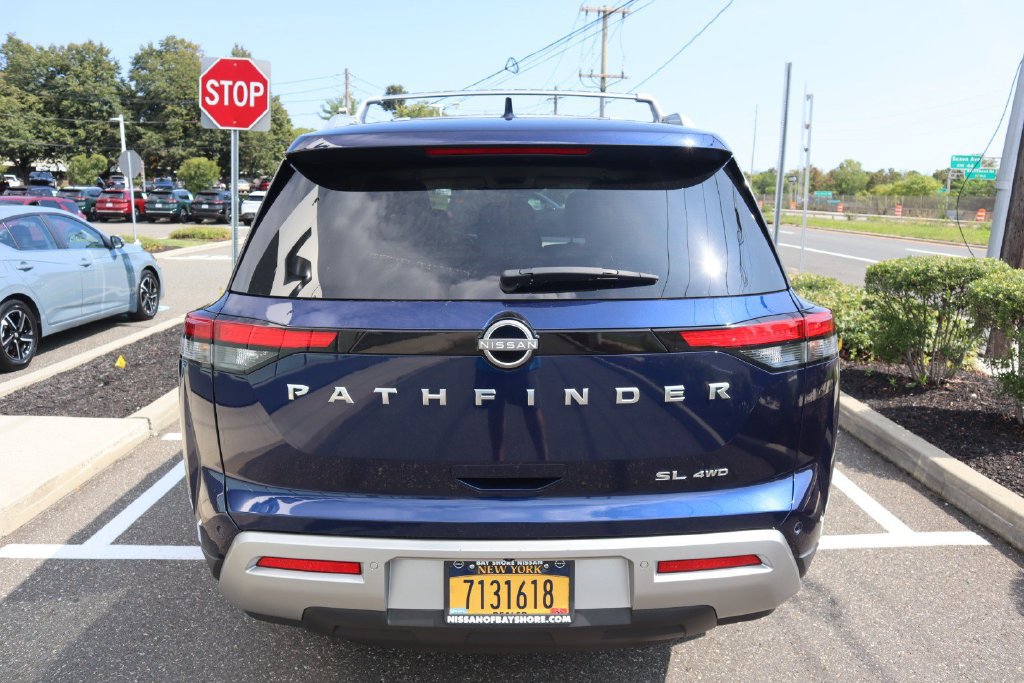 Certified 2024 Nissan Pathfinder SL AWD/4WD image 7