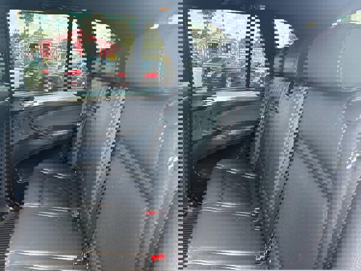 Used 2011 BMW X5 xDrive50i image 21