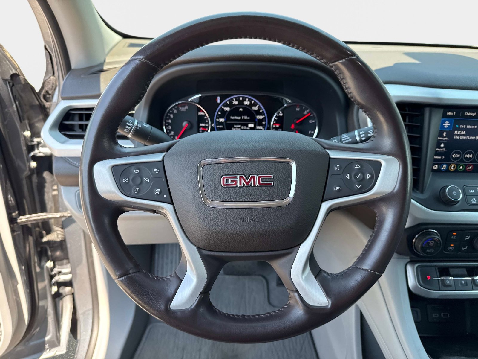 Used 2021 GMC Acadia SLT w/ Technology Package image 28