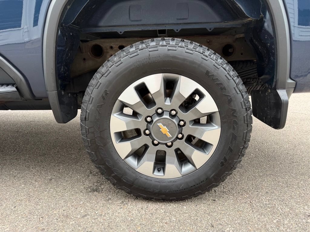 Certified 2022 Chevrolet Silverado 2500 Custom w/ Custom Convenience Package AWD/4WD image 10