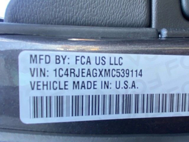 Used 2021 Jeep Grand Cherokee Laredo X image 29