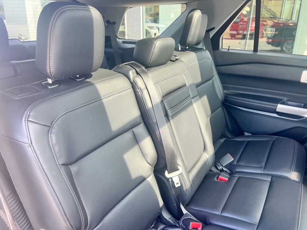 Used 2023 Ford Explorer XLT w/ Equipment Group 202A image 33