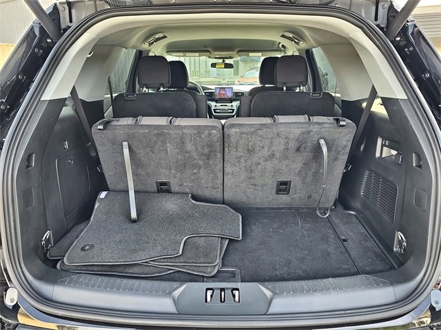 Used 2023 Ford Explorer XLT image 16
