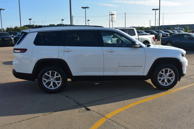 Used 2022 Jeep Grand Cherokee L Limited AWD/4WD image 4
