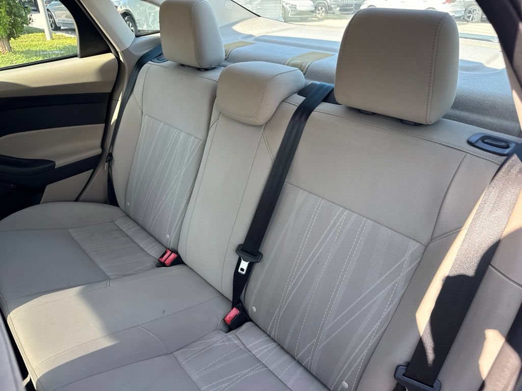 Used 2015 Ford Focus SE w/ Reverse Sensing Package FWD image 11