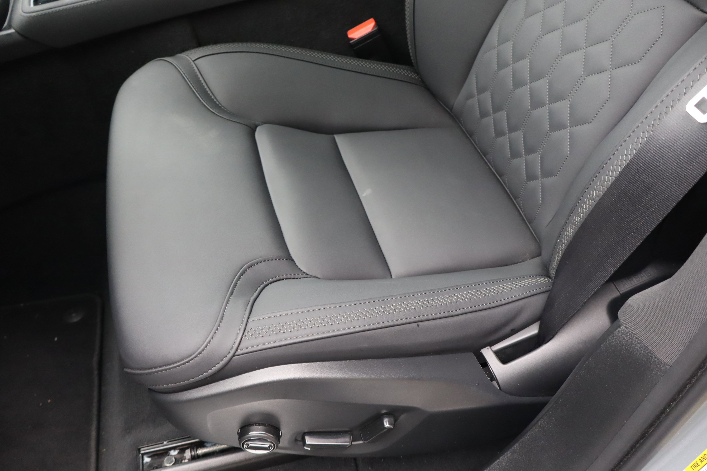 Used 2025 Volvo XC90 B6 Plus image 17