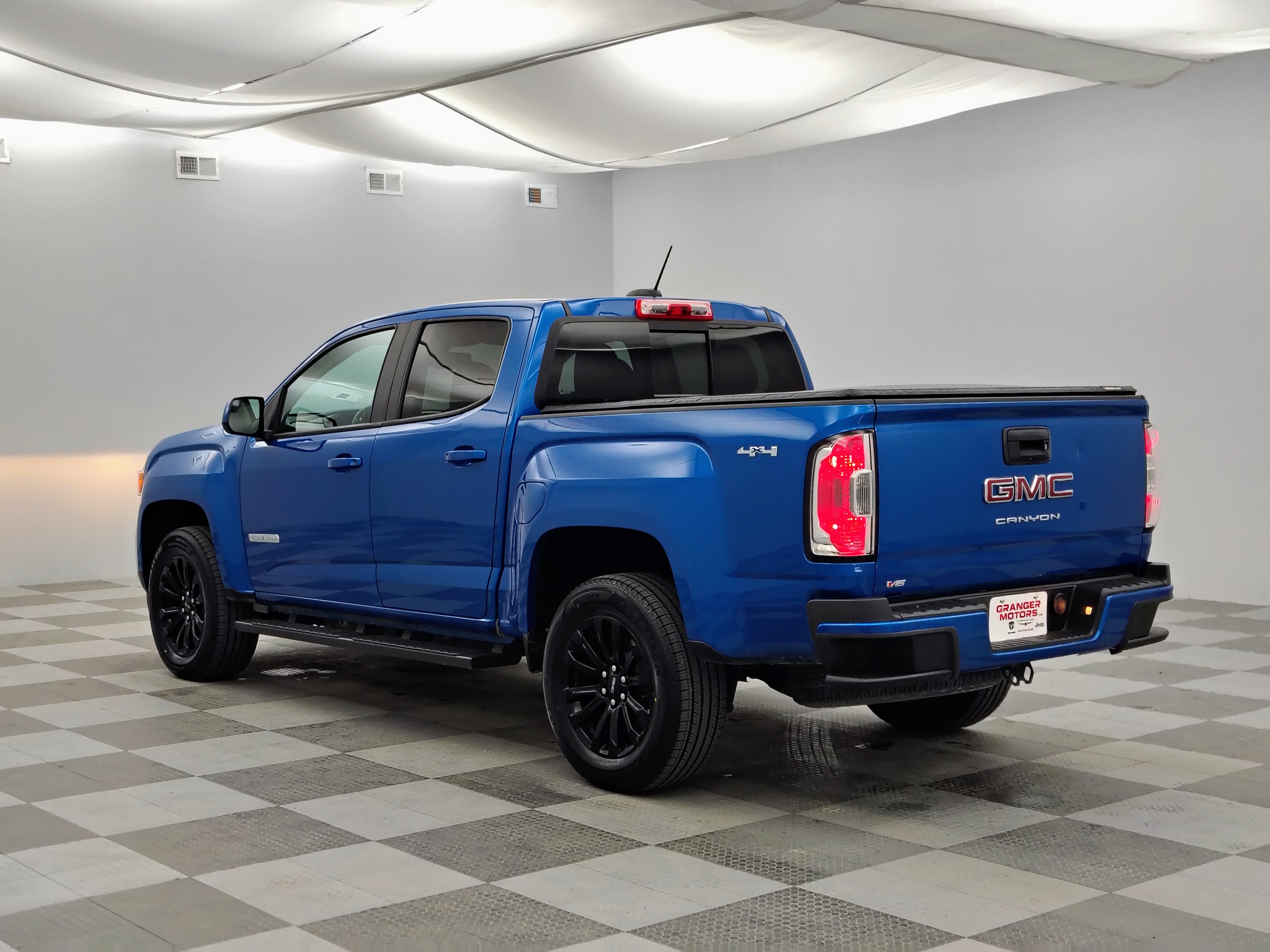 Used 2022 GMC Canyon Elevation w/ Elevation Premium Package AWD/4WD image 8